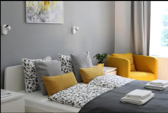 3Bdr-2Bath-3Ac Design Apt, Central, Secured Parking, Quiet — Photos 3